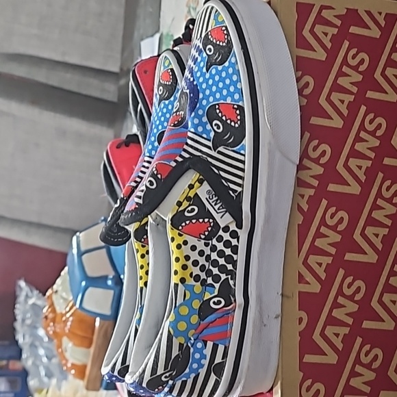 Brand new classic slip on vans shark week themed size 12 kids sneaker shoe - Picture 4 of 11